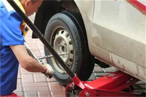 鞍山附近拖车24小时服务热线电话